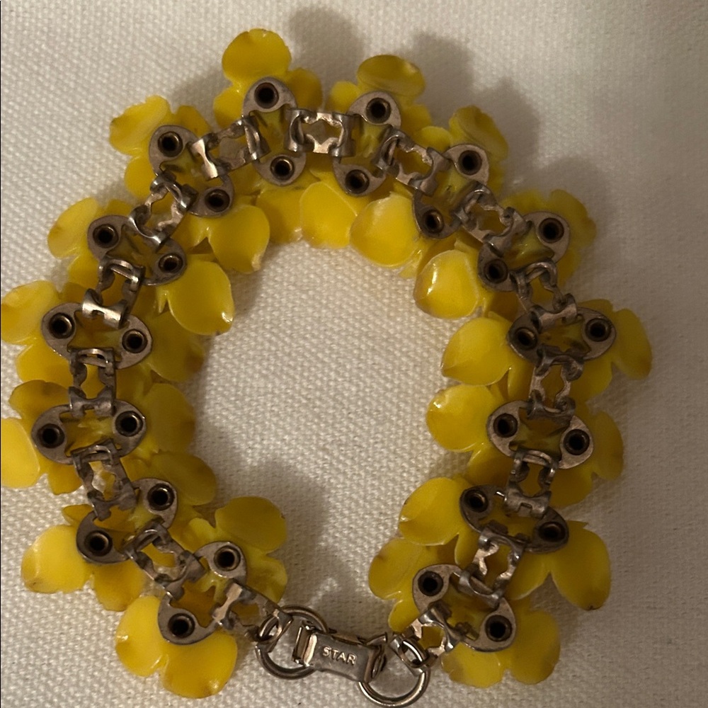 Vintage Yellow Floral Bracelet - Picture 3 of 5